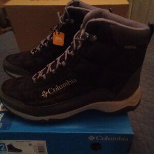 Women's Columbia Firecamp boots *New in Box